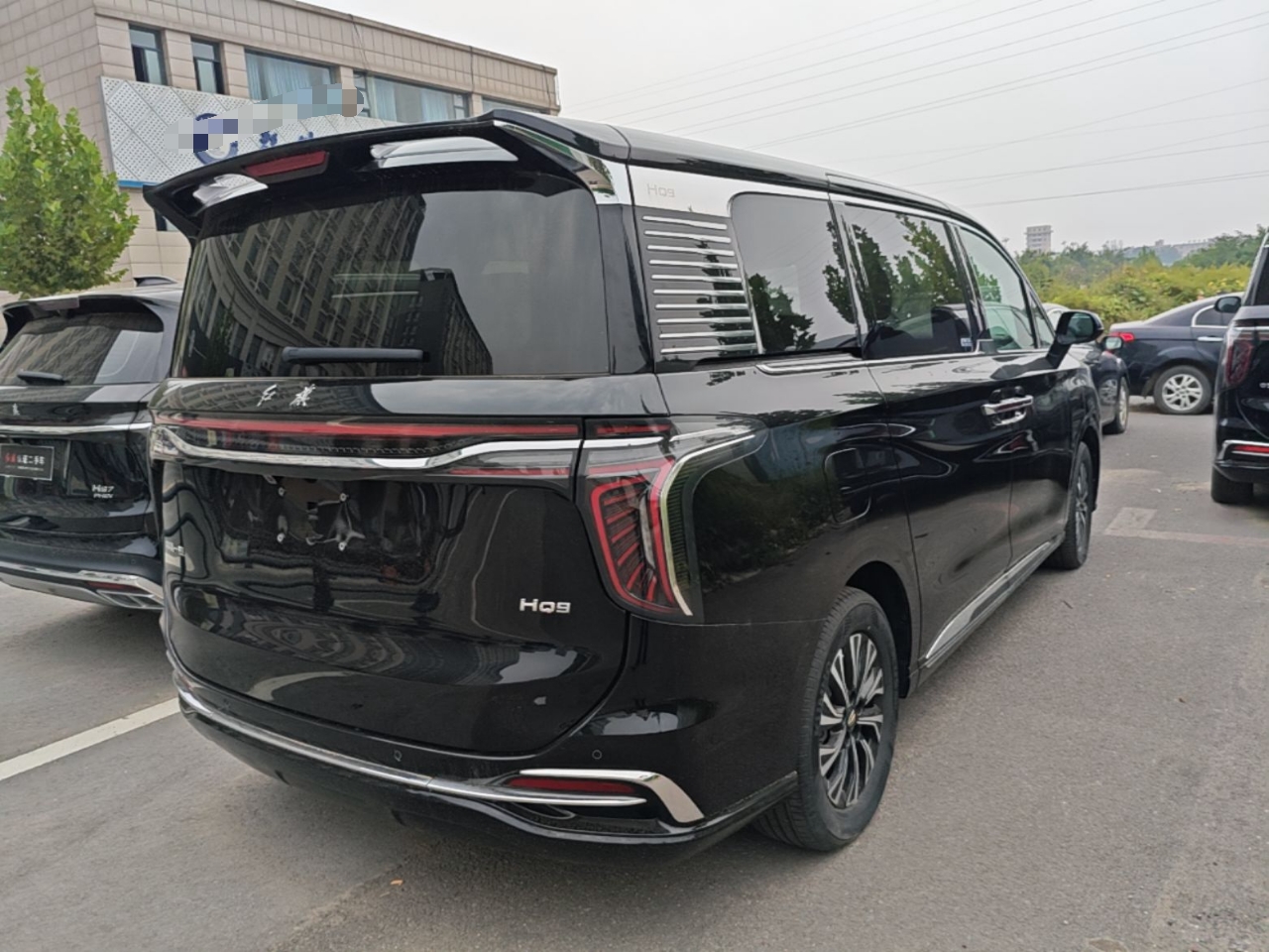 Hongqi HQ9 PHEV 2024 2.0T Four-Wheel Drive Business Edition — снимка 6