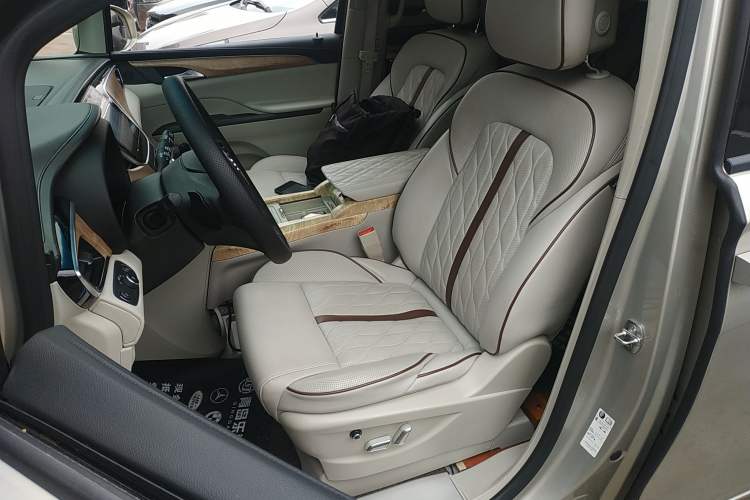 Used Buick GL8 2018 ES 28T Comfort Model China VI Standard