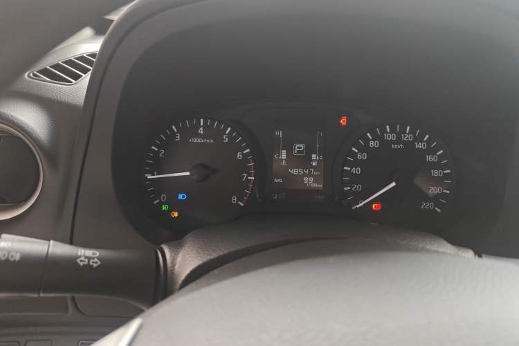 Used Nissan Navara 2017 2.5L Automatic 2WD Luxury Edition QR25