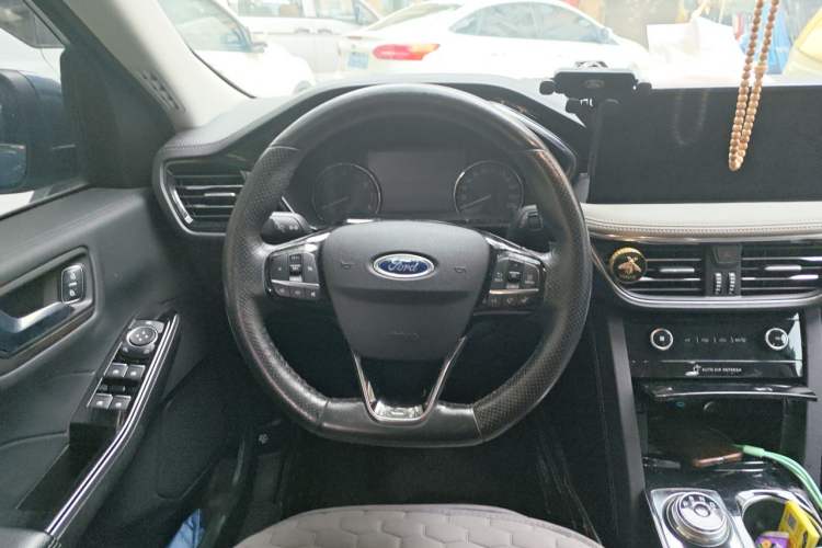 Used Ford Escape 2020 EcoBoost 245 Two-Wheel-Drive Titanium Edition Steering Wheel