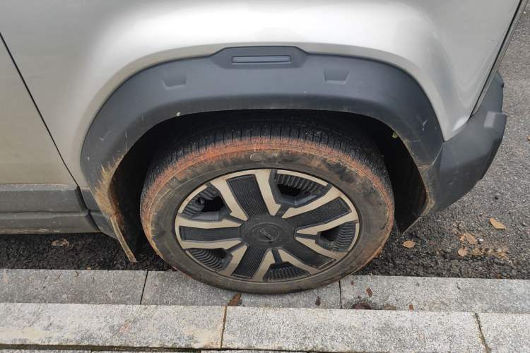 Used iCAR 03 2024 472km Four-Wheel Drive Long-Range Version Right Front Wheel Hub