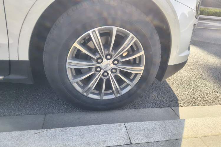 Used Cadillac XT5 2018 25T Luxury Model