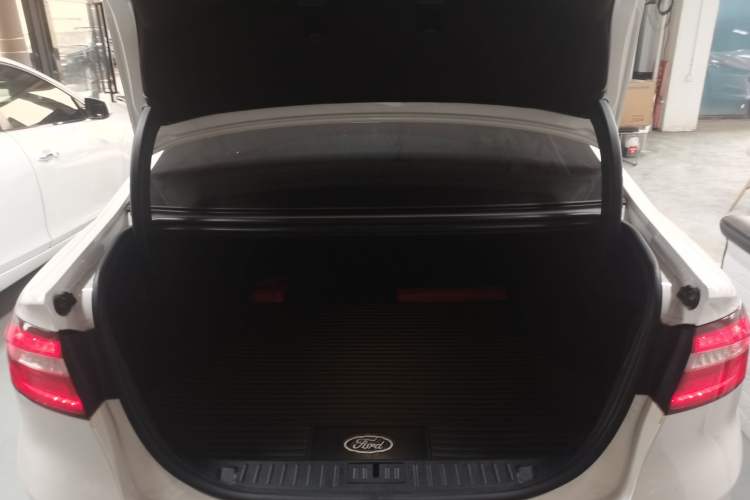 Used Ford Taurus 2017 EcoBoost 245 Fashion Edition
