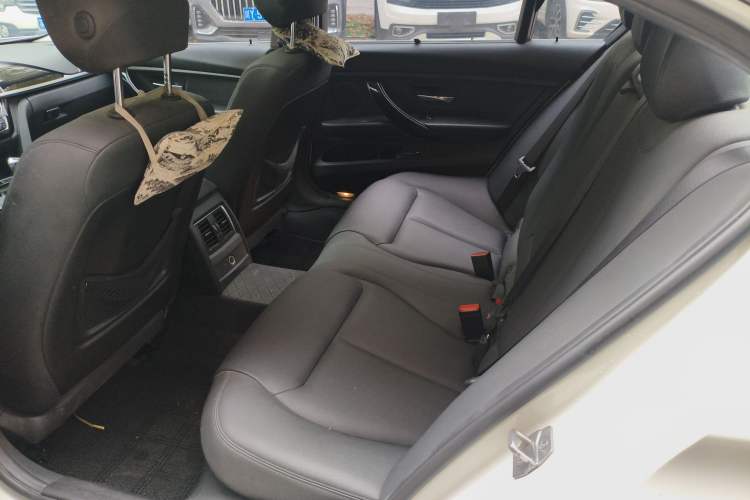 Used BMW 3 Series 2016 320Li Fashion Model Left Rear Seat