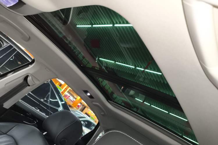 Used Volkswagen Passat 2023 Revised 380TSI Luxury Edition
