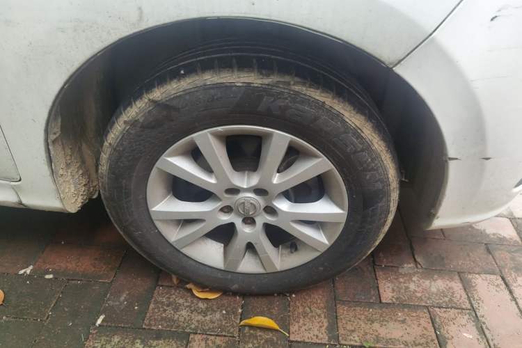 Used Jinbei 750 2015 1.5L Flagship Model