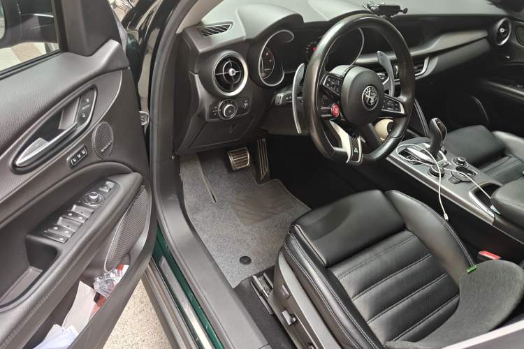 Used Alfa Romeo Stelvio 2020 2.0T 280HP Luxury Edition Driver Seat