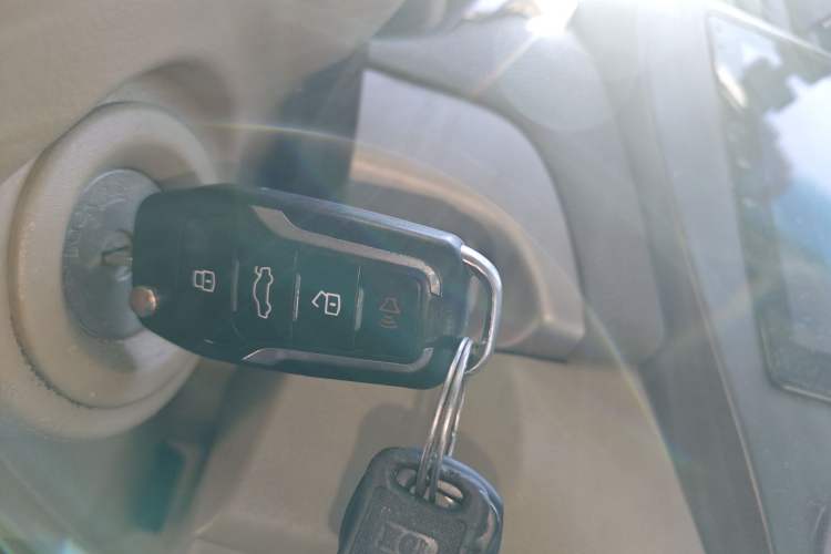 Used Nissan Sylphy 2016 Classic 1.6XE Manual Comfort Edition Vehicle Key