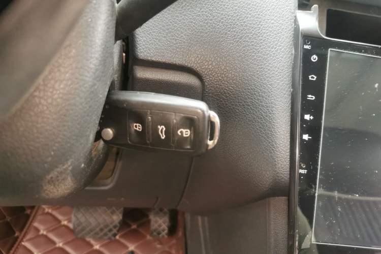 Used Volkswagen Polo 2016 1.6L Automatic Comfort Model Interior 1