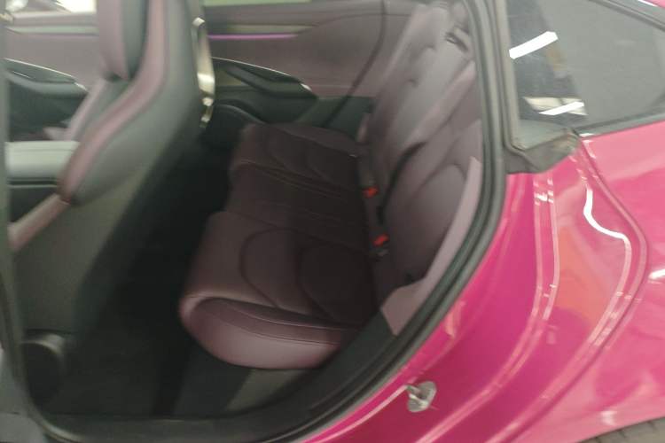 Used Xiaomi Auto SU7 2024 Four-Wheel Drive Ultra-Long Range Advanced Intelligent Driving Max Edition Left Rear Seat