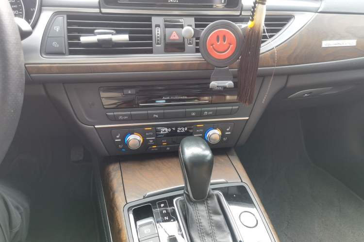 Used Audi A6L 2018 30th Anniversary Edition 45 TFSI quattro Luxury Model
