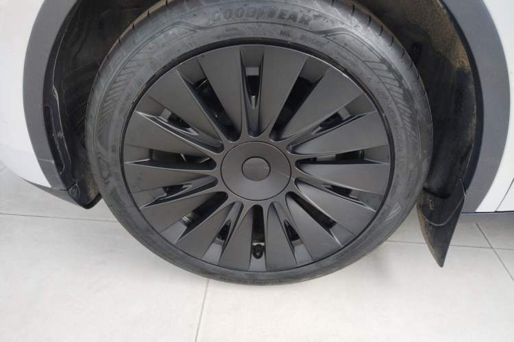 Used Tesla Model Y 2023 Rear-Wheel-Drive Version