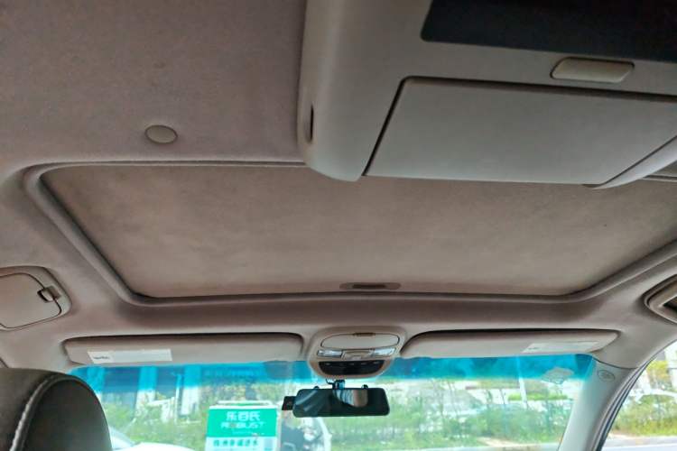 Used Toyota SIENNA 2005 3.3 XLE Headliner