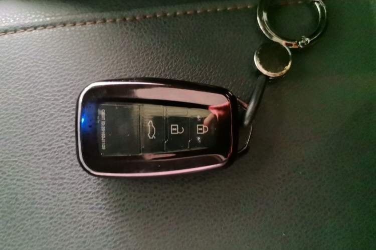 Used Toyota Camry 2018 2.5G Luxury Edition Vehicle Key