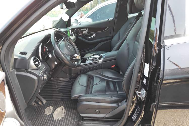 Used Mercedes-Benz GLC 2019 GLC 260 L 4MATIC Dynamic Model
