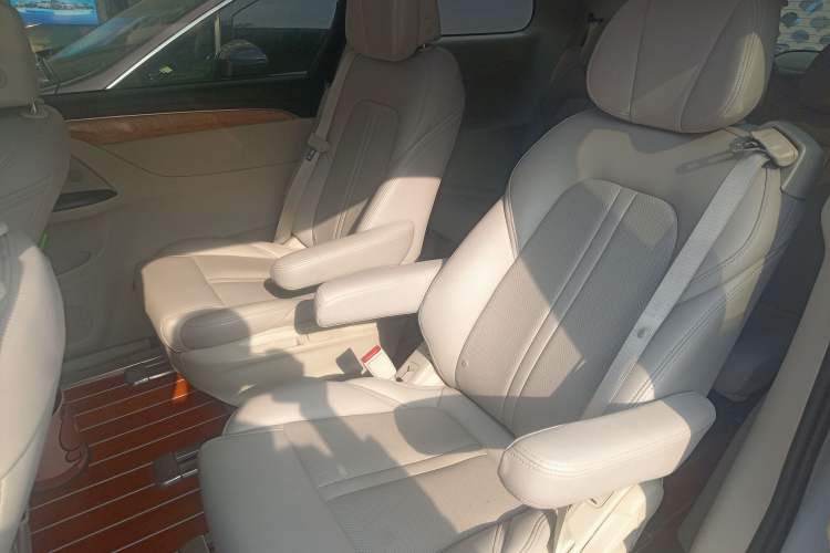 Used Buick GL8 2017 ES 28T Comfort Model China V Standard Left Rear Seat