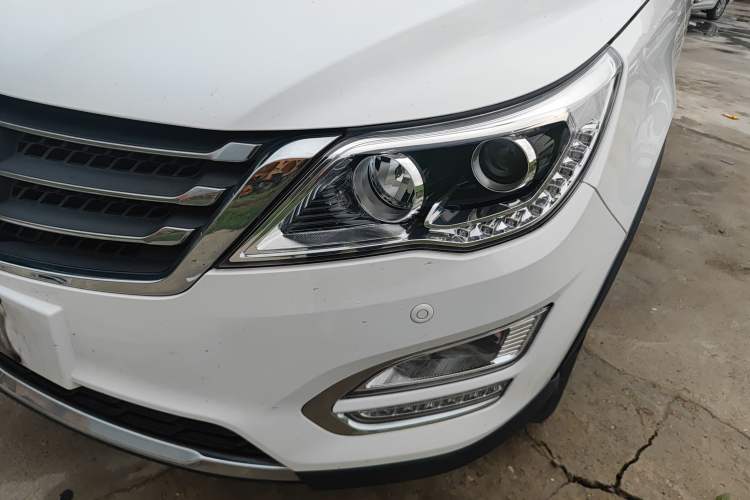Used Baojun 560 2016 1.8L iAMT Luxury Model Left Front Headlight