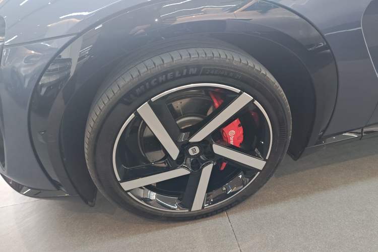 Used Xiaomi Auto YU7 2025 Ultra-Long Range High-Performance All-Wheel-Drive Max Edition