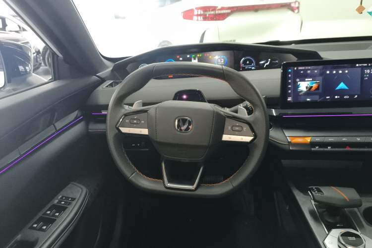 Used CHANGAN UNI-V 2023 1.5T Prestige Model

