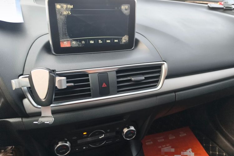 Used Mazda Mazda 3 Axela 2016 Sedan 1.5L Automatic Luxury Model
