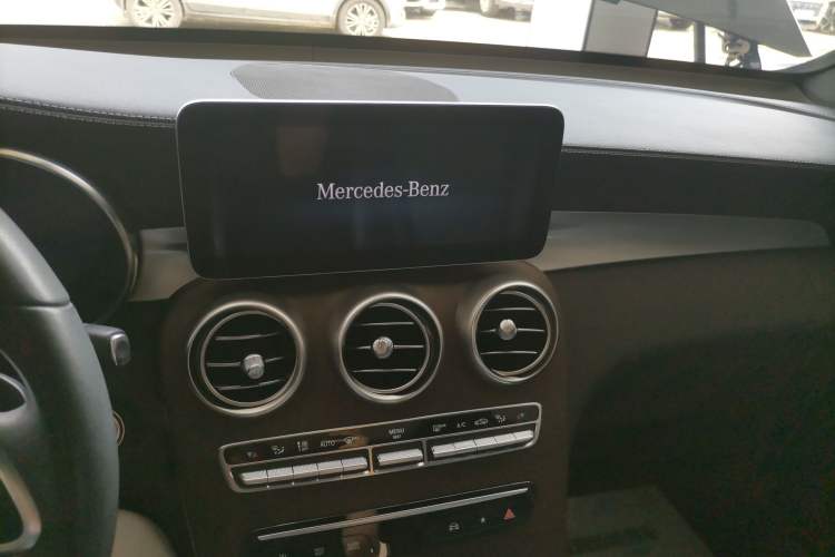 Used Mercedes-Benz GLC 2020 GLC 260 L 4MATIC Luxury Model Audio And AC Panel