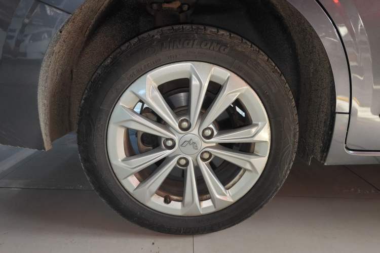 Used Wuling Jiachen 2022 1.5L Manual Comfort Edition Right Rear Wheel Hub
