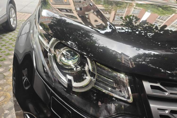 Used Land Rover Discovery Sport 2019 240 PS SE Version China VI Standard Right Front Headlight
