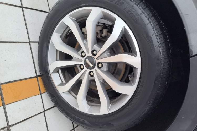 Used Wey VV6 2018 2.0T Two-Wheel-Drive Ultra-Luxury Version China V Standard