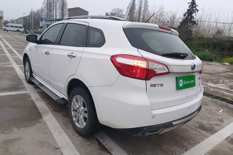 Used Venucia T70 2015 2.0L CVT Smart Choice Edition Exterior 2