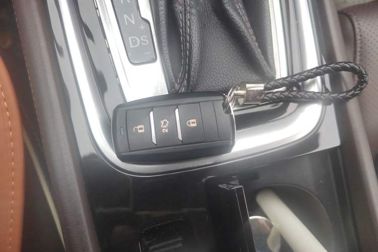 Used CHANGAN Raeton CC 2018 1.5T Automatic Haoya Model China V Standard
