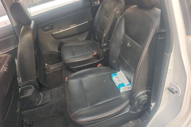 Used Dongfeng Fengon 330 2014 1.5L Manual Standard Edition DK15-02 Left Rear Seat