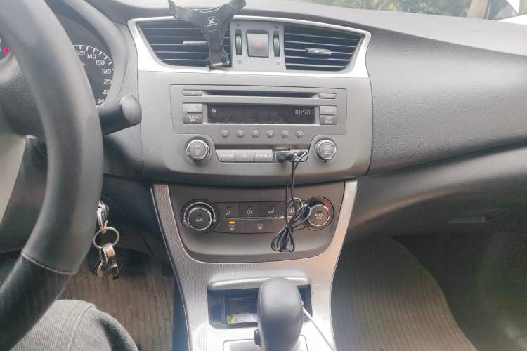 Used Nissan Sylphy 2014 1.6XV CVT Deluxe Edition Audio And AC Panel