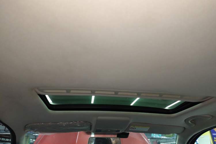 Used Volkswagen Lavida 2017 1.6L Automatic Comfort Edition Headliner