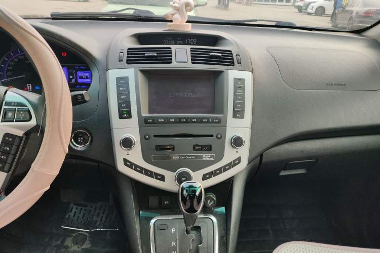 Used BYD S6 2014 2.4L Automatic Prestige 5-Seater