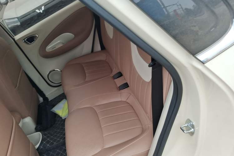 Used Wuling Bingo 2025 410 km Lingxi Deluxe Edition Left Rear Seat