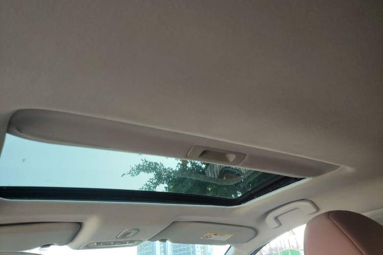 Used Venucia T70 2018 2.0L CVT Smart Enjoyment Sport Edition
