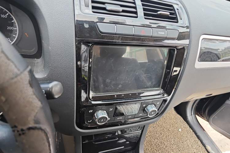 Used Yema T70 2016 Upgraded Model 1.5T Manual Leading Version
