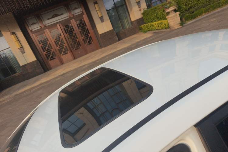 Used Geely Auto Emgrand 2016 Sedan 1.5L CVT Upward Version
