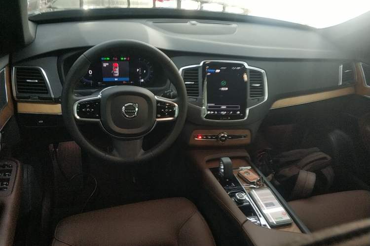 Used Volvo XC90 2023 B5 SmartDrive Luxury Edition 5 Seats