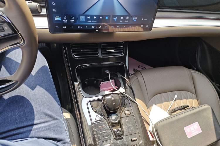 Used BYD Han 2024 EV Glory Edition 506KM Front-Wheel-Drive Premium Model
