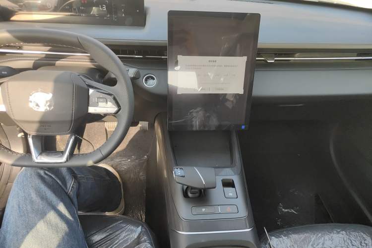 Used CHANGAN Eado 2025 Blue Whale 1.5T 500Bar Prestige Model
