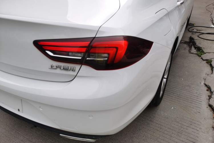 Used Buick Regal 2019 Revised 20T Luxury Version China VI Standard Right Rear Taillight