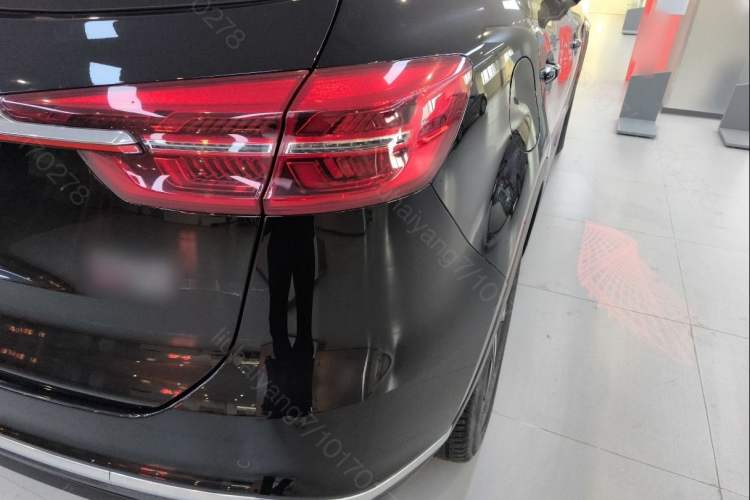 Used Hongqi HS5 2022 Revised Version 2.0T Smart Connect Flagship Edition Right Rear Taillight
