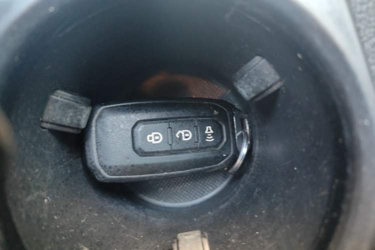 Used JMC Yuhu 7 2020 2.0T Diesel Manual 4x4 Comfort Edition Long Wheelbase China VI Emission Standard JX4D20A6L Vehicle Key