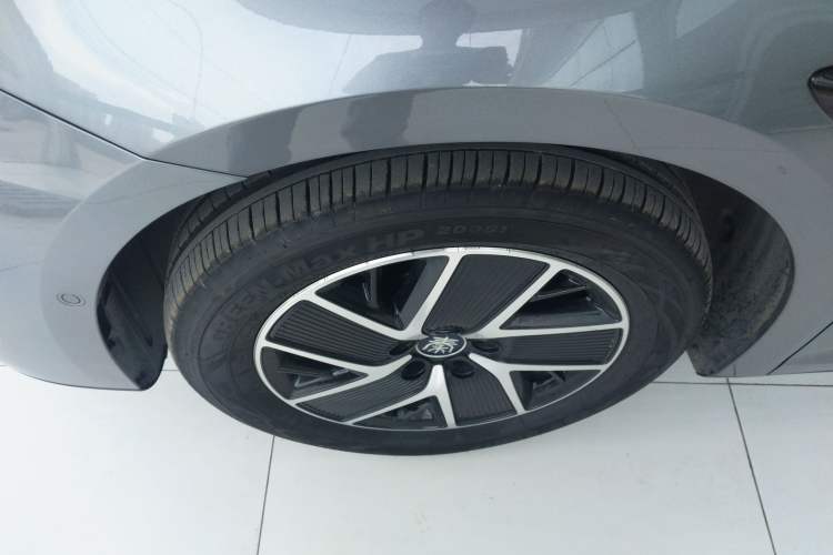 Used BYD Qin L 2025 DM-i Smart Drive 120KM Superior Model
