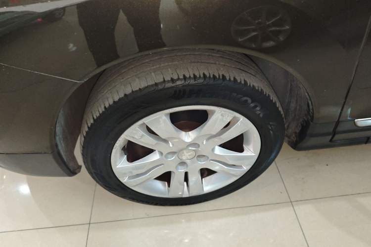 Used Peugeot 3008 2015 2.0L Automatic Classic Edition
