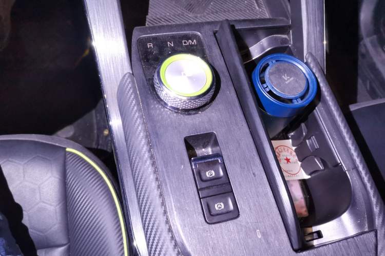 Used Haval H6S 2022 2.0T Two-Wheel Drive ZhiRun Version Gear Lever