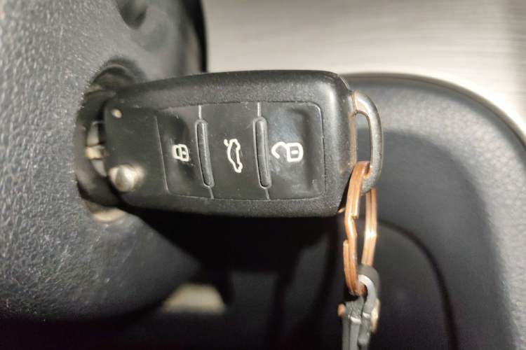 Used Volkswagen Lavida 2013 Restyled Classic 1.6L Automatic Comfort Edition Vehicle Key