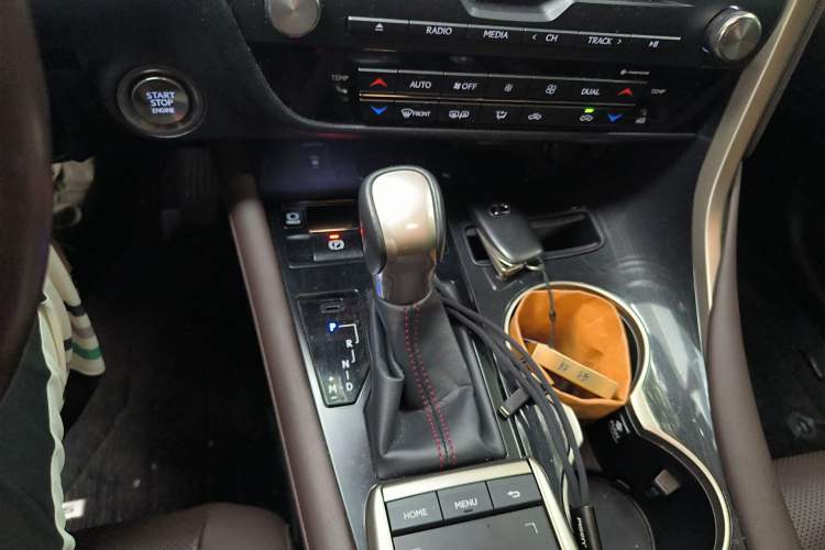 Used Lexus RX 2020 Facelifted 300 4x4 Elegant Edition Gear Lever