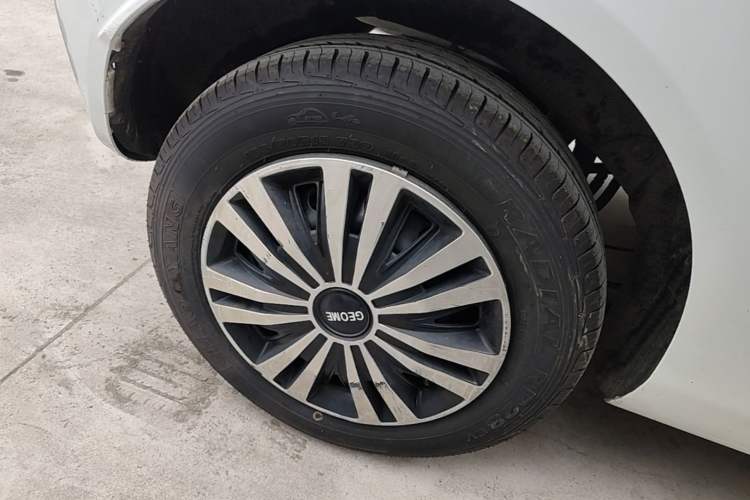 Used Geely Galaxy Panda 2023 Panda Mini 200km Endurance Bear
